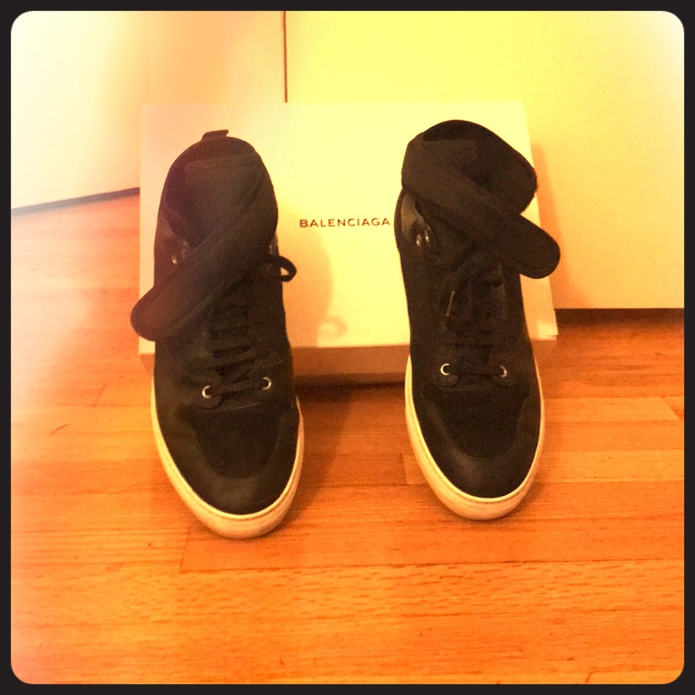 Authentic Balenciaga pelle gomm sneakers